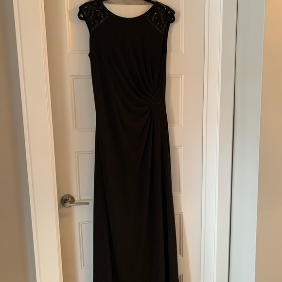 Evening dress - Picture 1 of 15